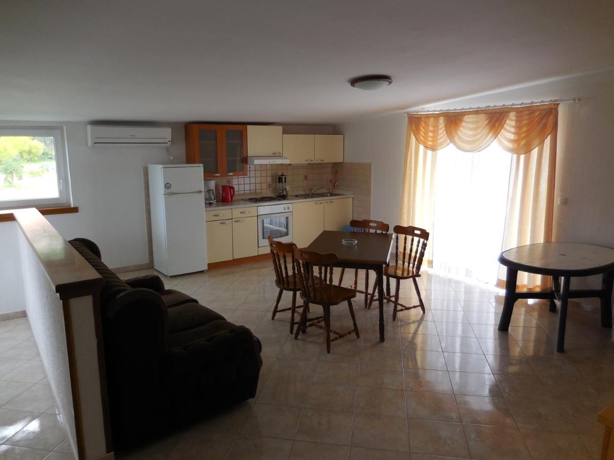 Apartments Ivica Lupic Kampor المظهر الخارجي الصورة